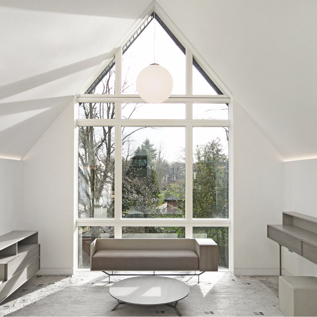 AltinHomes's tweet photo. A look back at our stunning One Hilltop property and its incredible features✨

This contemporary home boasts standout highlights like a spacious dressing room, a luxurious bedroom, and a sleek modern bathroom.

#Luxury #CheshireLiving #HomeInspo https://t.co/g4W9QkkYFb