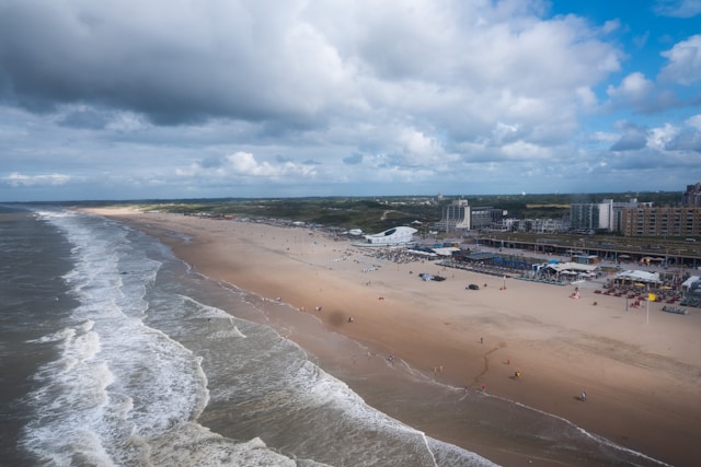 Futuristisch strandpaviljoen op Scheveningen alweer failliet
Het futuristisch strandpaviljoen dat jaren leeg stond op het strand Scheveningen is opnieuw failliet verklaard. Dat meldt Omroep West. In juli
Lees verder bij de bron: Voorburgsdagblad
Photo by Anant Chandra on Unsplash