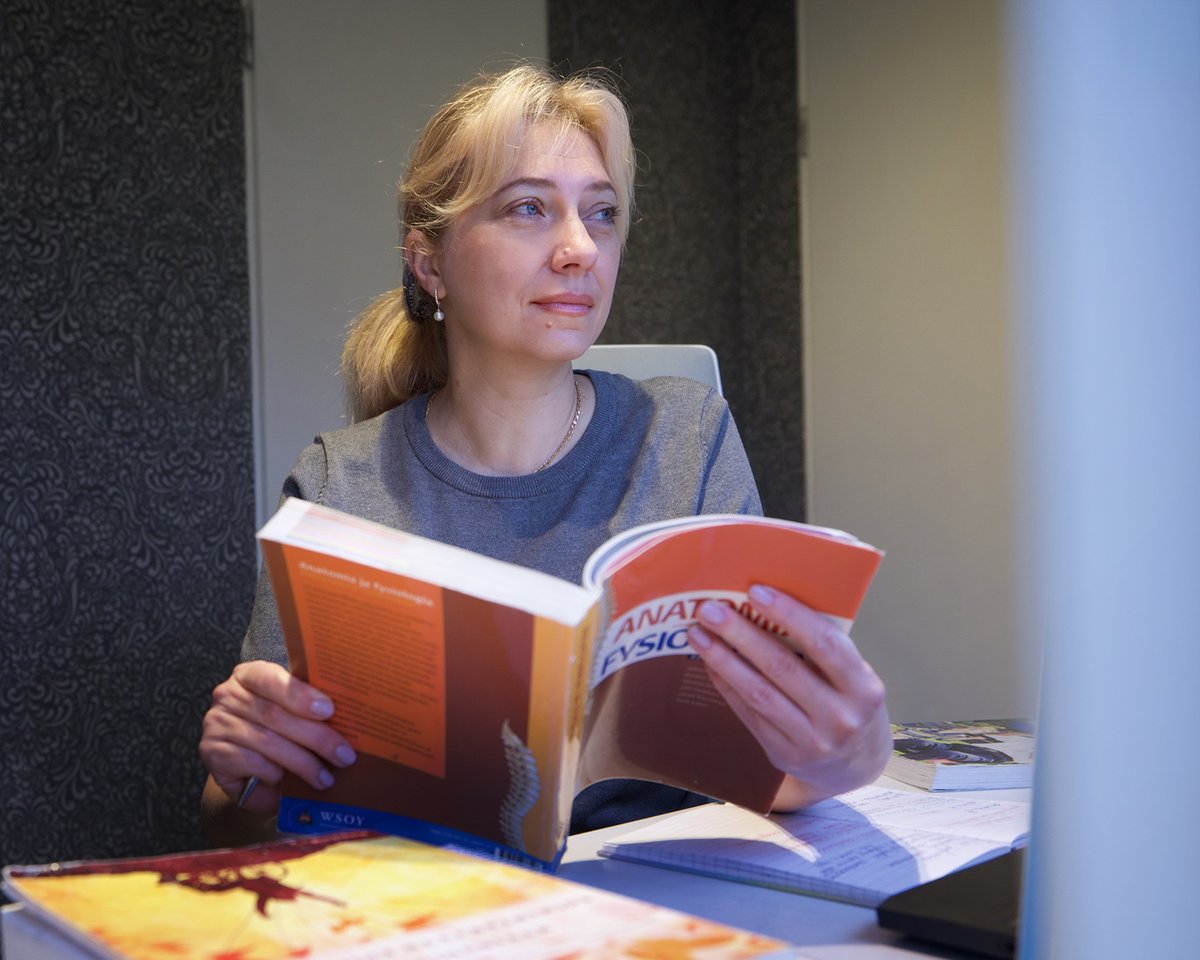 satakielimedia's tweet photo. What options do immigrants have when pursuing a new profession in Finland? Yuliia Demchenko found success with oppisopimus, a model that lets her combine studying with training at workplace. Read Yuliia's story and explore other paths for changing careers! https://t.co/jlfoZsD3zo https://t.co/v7qaL0Iryf