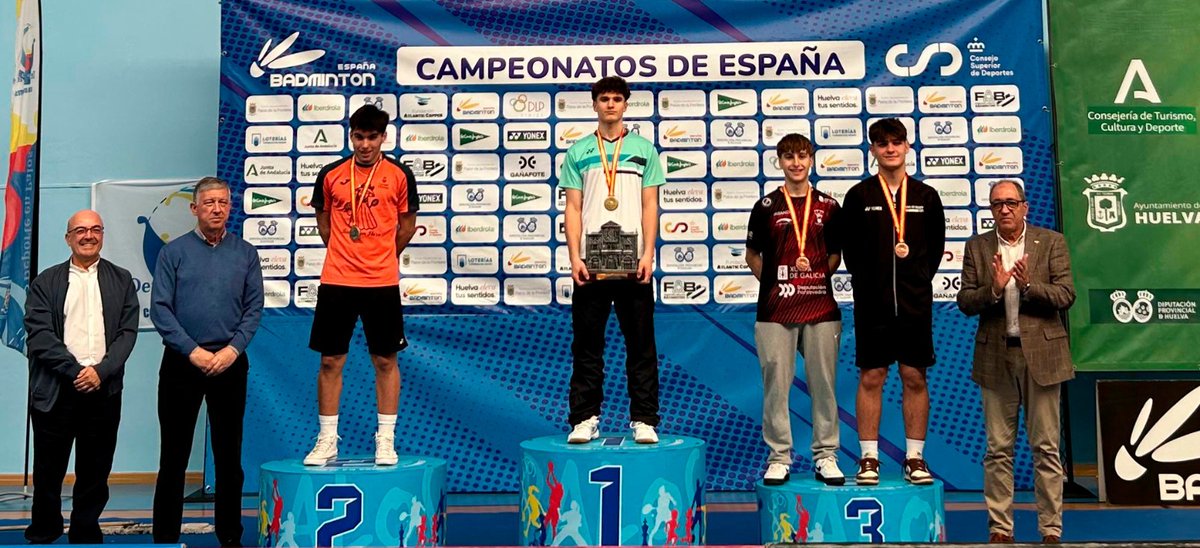 Dos oros y una plata para el granadino Mario Rodríguez en el Campeonato de España Sub 17 de bádminton celebrado el pasado fin de semana en Palos de la Frontera.
🥇 IM Mario Rodríguez.
🥇 DX María García/Mario Rodríguez.
🥉 DM Alberto Martínez/Mario Rodríguez.
<a href="/BadmintonESP/">🏸 Bádminton España</a>