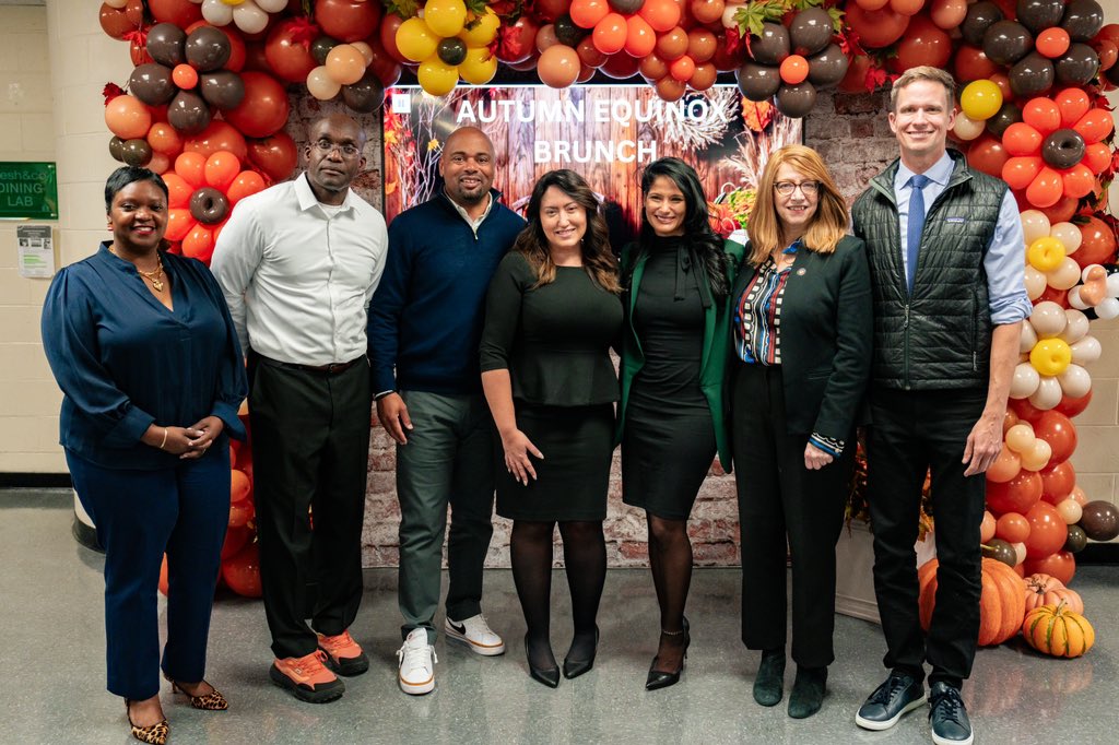 DOEChancellor's tweet photo. What a treat to stop by Food and Finance High School last week for a delicious dining lab experience curated and prepared by students! https://t.co/qxIUq4tKcd