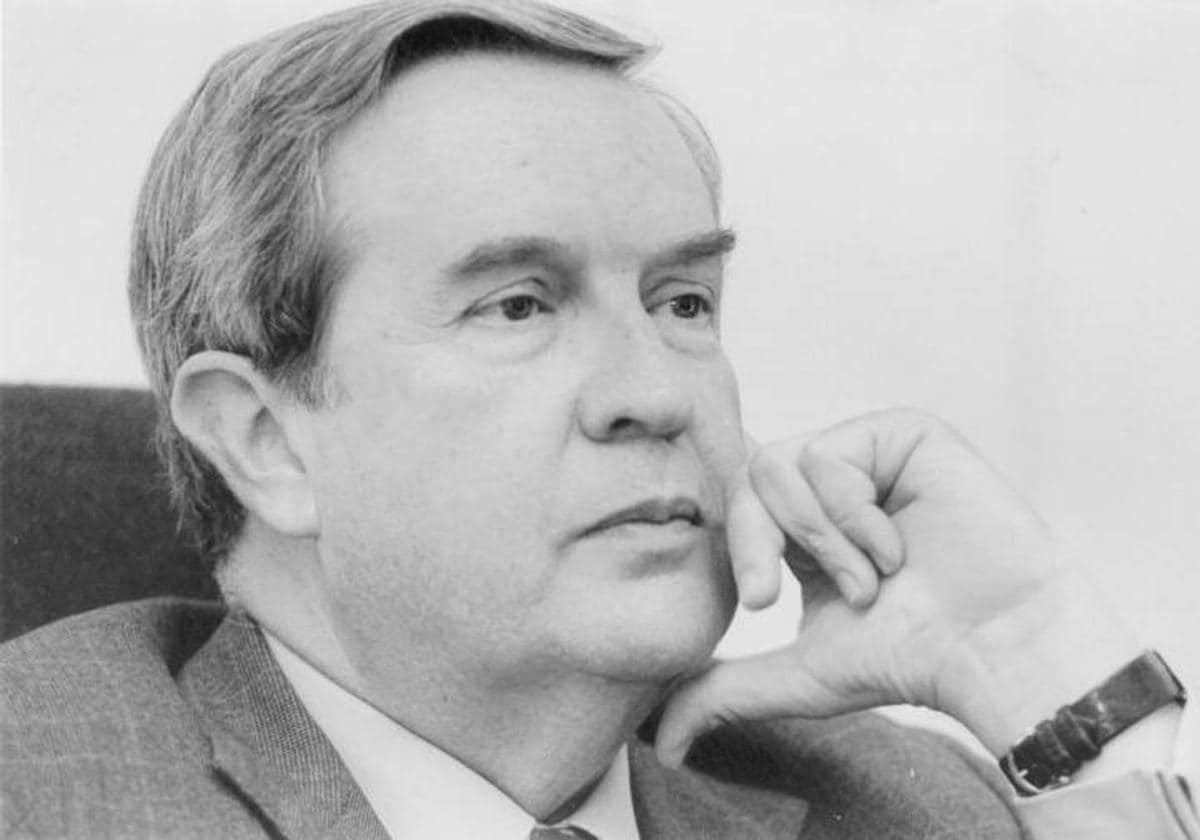 Hoy se cumple un año desde que Jerónimo Saavedra nos dejó. 

Su legado perdura en cada rincón de Canarias: su visión, su compromiso y su contribución siguen inspirándonos. 

Gracias por tanto, Jerónimo.