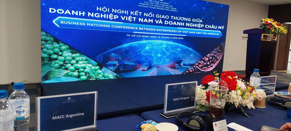 AndyGUADALUPE23's tweet photo. Misión Comercial a ASEAN
En Vietnam 
@hochiminhcity 
@FoodexpoVietnam 
@VCCI_HCM https://t.co/pSzciZQqwH