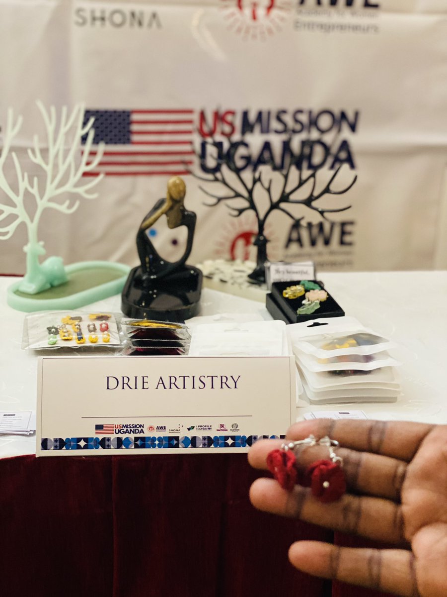 DrieArtistry's tweet image. Yesterday was an amazing day having @the_donnaliza represent us at the #AWEConferenceUG2024 @SheratonKampala. Watching the business grow from one product to another, one development to another right before our eyes is something heart warming.
#AWEInUganda
#AWEnergized