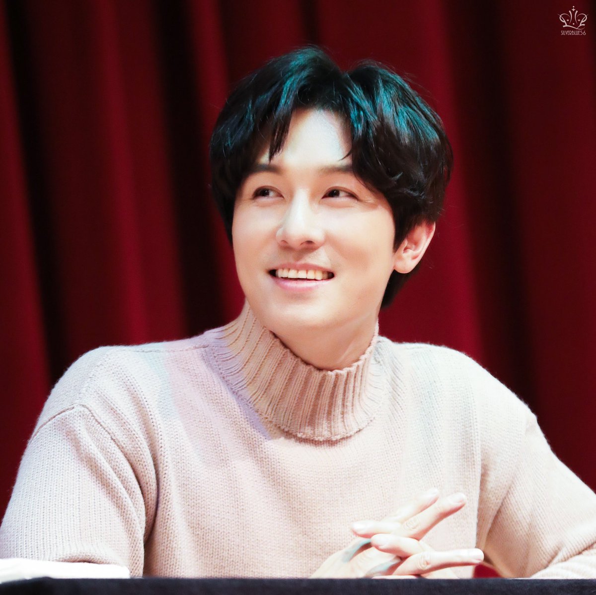 #HappyDongWanDay
생일축하해요 오빠! 
오늘도 행복한 하루였길🫶🏻
.
.
옛날 옛적 팬싸때 사진 이뿌게 보정해주신 timeofsung  감사합니당 🙇🏻‍♀️