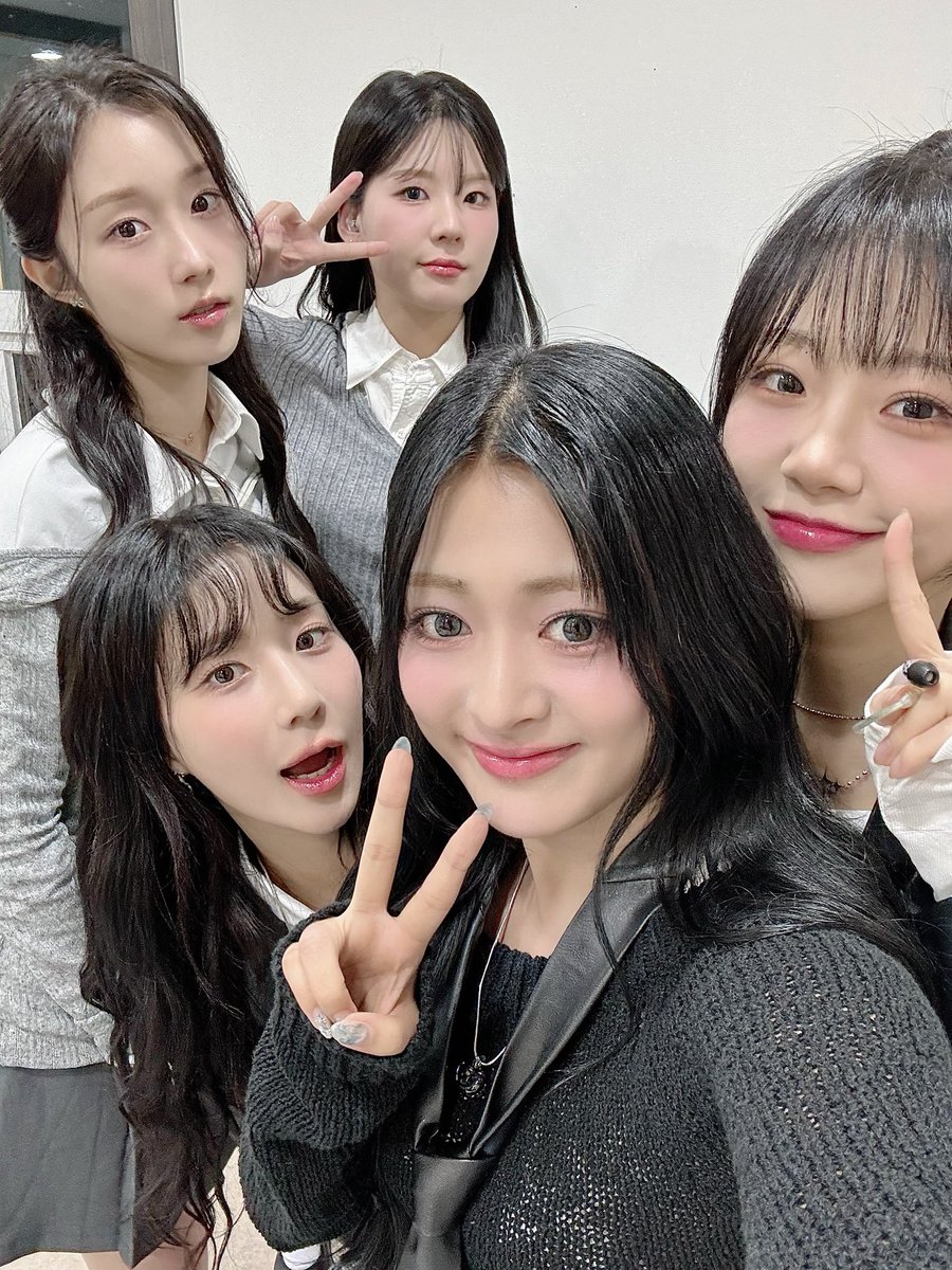 cignature_J9's tweet photo. [📸]
2024 문경 청소년 행복콘서트에서 많은 힘을 받고 갑니다💪
시민분들과 싸인팬들도 행복한 시간이 됐길 바라요🩷

#cignature #시그니처 #2024문경청소년콘서트 https://t.co/4canFMFAVr