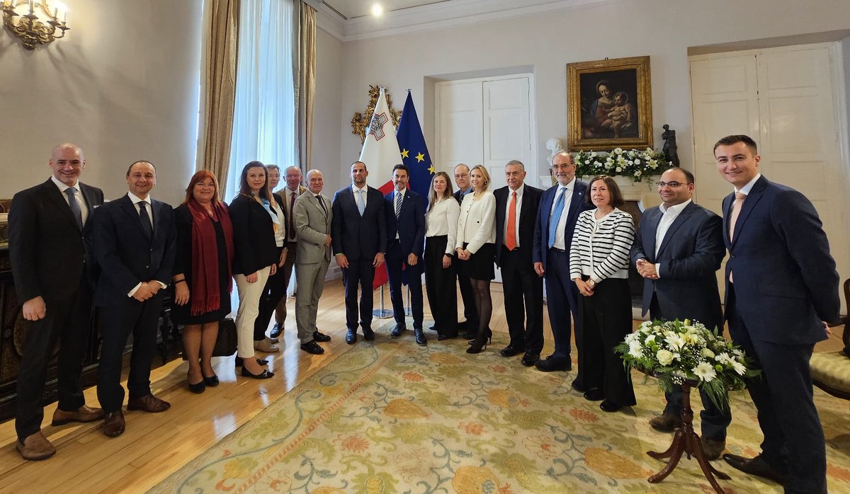 Stefano Mallia (@stefanomalliaeu) on Twitter photo 🤝 Very fruitful exchange with <a href="/RobertAbela_MT/">Robert Abela</a>,
PM of Malta, on EU employers' priorities & 🇲🇹’s economic landscape.
We discussed the urgent need to restore #competitiveness by:
🟢 Reducing regulatory burdens
🟢 Deepening the #SingleMarket
🟢 Lowering #energy costs 🤝 Very fruitful exchange with <a href="/RobertAbela_MT/">Robert Abela</a>,
PM of Malta, on EU employers' priorities & 🇲🇹’s economic landscape.
We discussed the urgent need to restore #competitiveness by:
🟢 Reducing regulatory burdens
🟢 Deepening the #SingleMarket
🟢 Lowering #energy costs