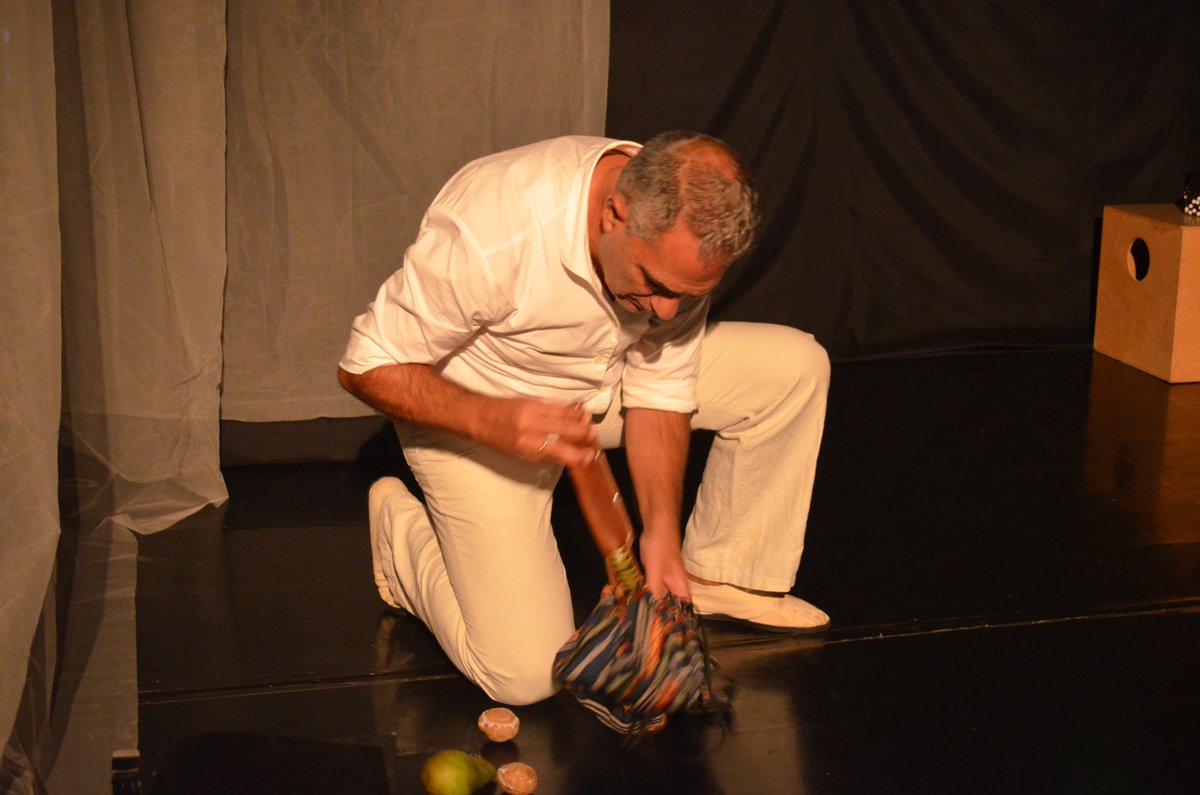 “Diario agencia comercial de Venezuela, 25 de mayo de 1949. Un velero destartalado con nombre LA ELVIRA, arribó a nuestras costas con 106 inmigrantes ilegales a bordo…”

HOY a las 20:30 h. “La Elvira. Historia de un emigrante”

Centro Cultural del Puertito de Güimar