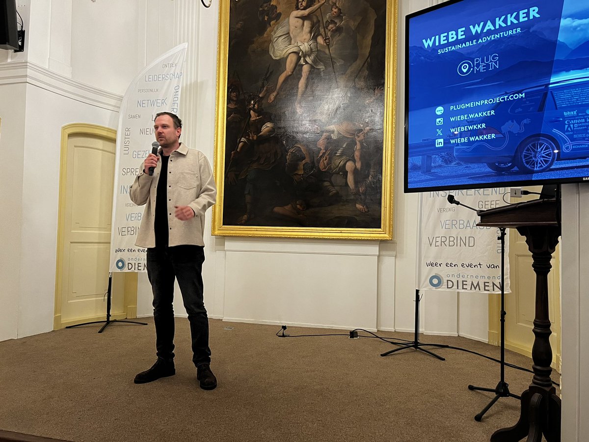 Erik Boog - burgemeester Diemen (@erikboog) on Twitter photo In Schuilkerk De Hoop was gisterenavond het netwerkevent ‘Vaart in Diemen. Hoofdspreker was Wiebe Wakker <a href="/WiebeWkkr/">Wiebe Wakker</a>, bekend van zijn project ‘Plug Me In’. Hij vertelde over zijn geweldige wereldreis van ruim drie jaar met een elektrische auto door 33 landen. Heel inspirerend! In Schuilkerk De Hoop was gisterenavond het netwerkevent ‘Vaart in Diemen. Hoofdspreker was Wiebe Wakker <a href="/WiebeWkkr/">Wiebe Wakker</a>, bekend van zijn project ‘Plug Me In’. Hij vertelde over zijn geweldige wereldreis van ruim drie jaar met een elektrische auto door 33 landen. Heel inspirerend!