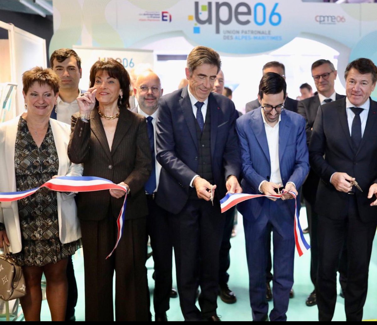 <a href="/Dominiq_Estrosi/">Dominique Estrosi-Sassone</a> demande avec ses doigts où est passé <a href="/eciotti/">Eric Ciotti</a>