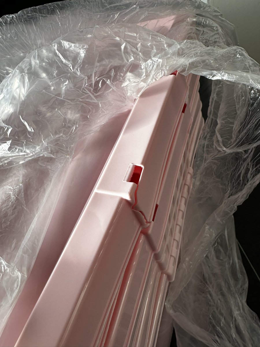obswessed's tweet photo. @HelpAtGeorge hi I received my order today in a plastic bag with a knot tied in it and the lid to one of the boxes is broken. Can’t figure out how to go about requesting a replacement? https://t.co/ClVXRf2MvT