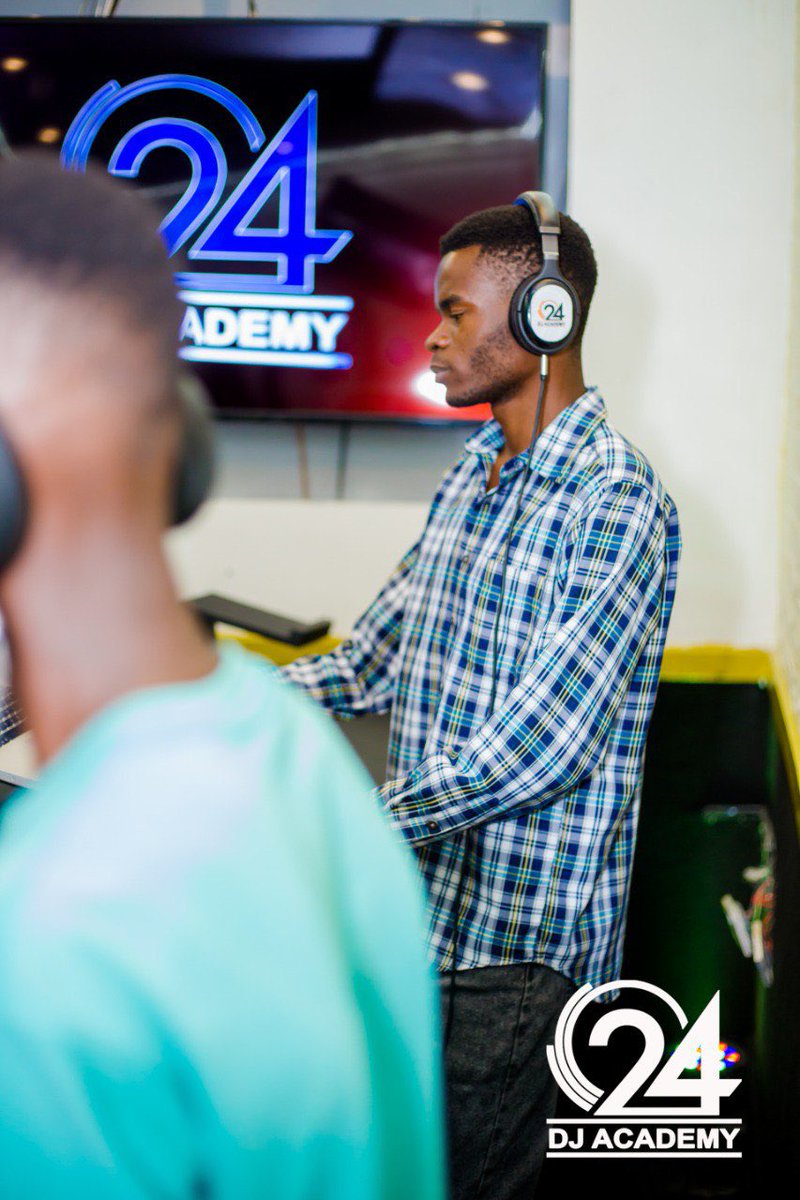 PRO24DJS's tweet photo. Pro24djacademy
NI CHUO PEKEE CHA UDEEJAY TANZANIA
TUPO MWENGE LUFUNGILA (swala street)
KWA MAWASILIANO ZAIDI TUPIGIE
+255677776644 https://t.co/zu4vT7lJD2