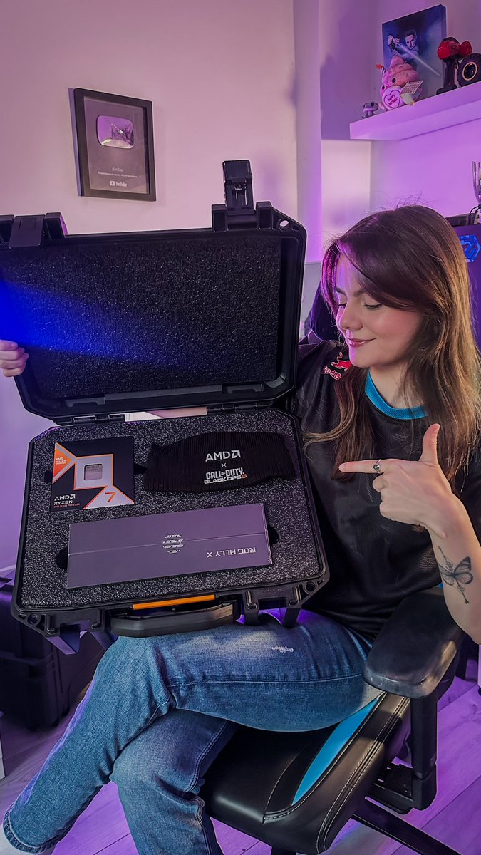 Wow, I got sent this Amazing #BlackOps6 Care Package Including the new Ryzen 7 9800X3D &amp; ROG Ally X!

Thank you so much <a href="/AMD/">AMD</a> &amp; <a href="/CallofDuty/">Call of Duty</a> #AMDCODBO6 #CallofDutyRyzenX3D #gifted