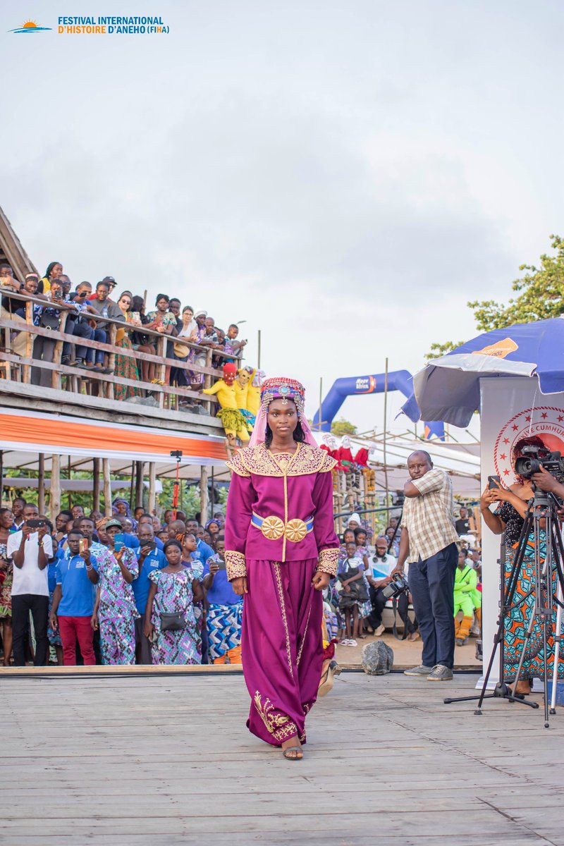 Retour en images sur le 𝐃É𝐅𝐈𝐋É 𝐃𝐄 𝐌𝐎𝐃𝐄 𝐃𝐄 𝐋𝐀 𝐂É𝐑É𝐌𝐎𝐍𝐈𝐄 𝐃’𝐎𝐔𝐕𝐄𝐑𝐓𝐔𝐑𝐄 𝐃𝐔 𝐅𝐈𝐇𝐀.✨

𝑳𝒂 𝑻𝒖̈𝒓𝒌𝒊𝒚𝒆 🇹🇷 𝒆́𝒕𝒂𝒊𝒕 𝒂̀ 𝒍’𝒉𝒐𝒏𝒏𝒆𝒖𝒓 𝒆𝒕 𝒄’𝒆́𝒕𝒂𝒊𝒕 𝒃𝒆𝒂𝒖 !😍

#FIHA #festivaldaneho #DefileDeMode #Aneho  #Türkiye #Lokossa #Atakpamé