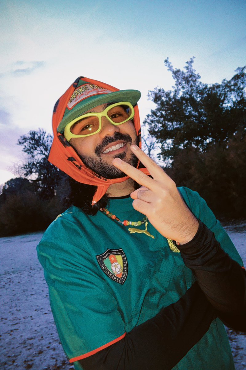 En una de Boleta pendientes de una foto y vaina. 

Si eres boletica escúchala y si no ruédala.

open.spotify.com/track/32ndxwt9…