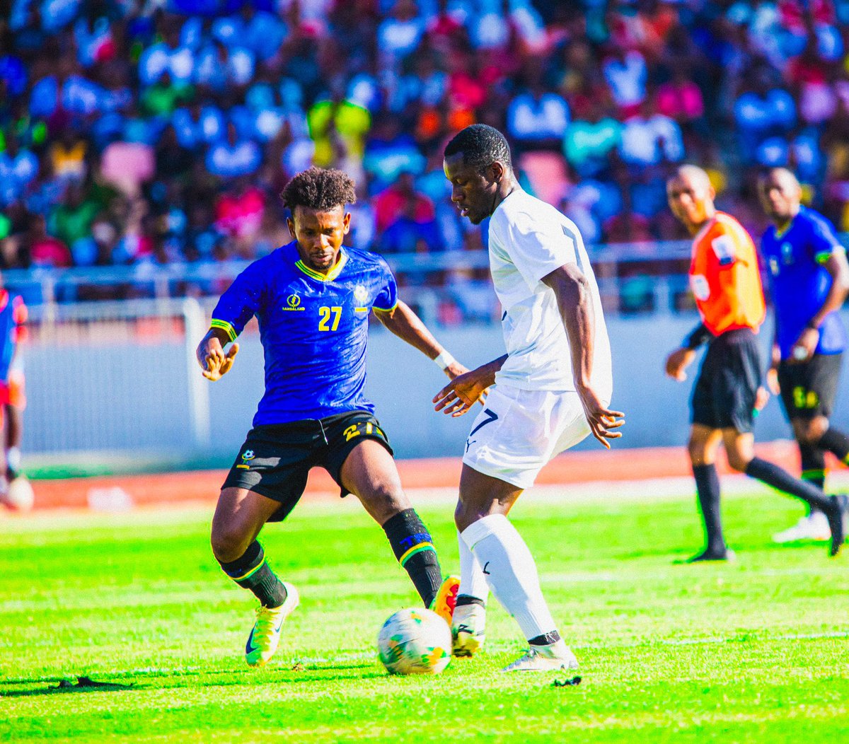 ActuFootAfrique's tweet image. 🚨 OFFICIEL : La Guinée 🇬🇳 a déposé une réserve auprès de la CAF, accusant un joueur tanzanien d’avoir joué avec un numéro différent de celui inscrit.

Les Guinéens espèrent obtenir la qualification pour la CAN 2025 sur forfait de la Tanzanie. 🌍🔃