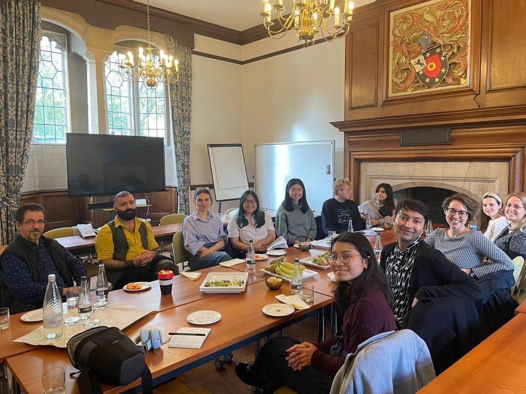 At Oxford University, connecting with the next generation of Arabic literature enthusiasts!

Why is only war-themed Arabic literature translated and awarded?

#oxford #syria #lebanon #palestine #iraq #Israel #yemen #ارحل_يا_سيسي