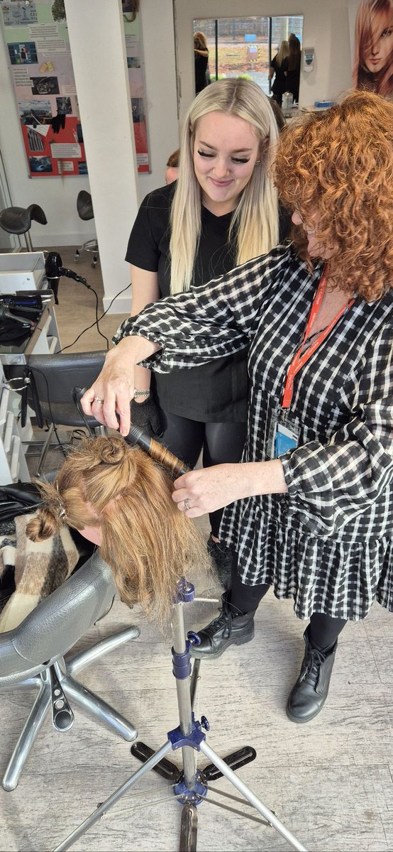 Harrogate College tweet media