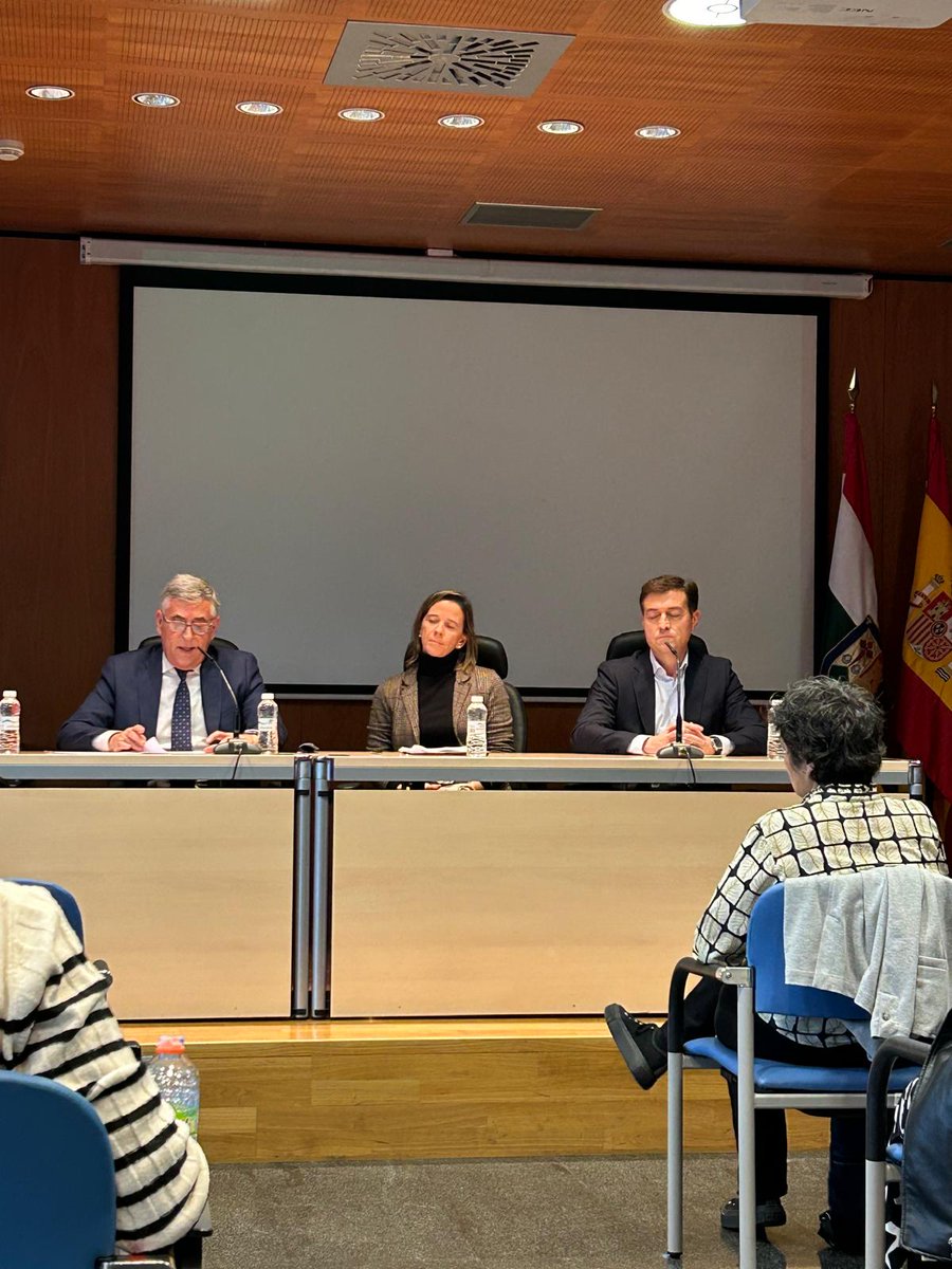 Hospital Santa Clotilde (@hsantaclotilde) on Twitter photo El #EAPS del HSC han participado en la jornada de la Comisión Territorial Noroeste celebrada en Logroño bajo el título “Cuidando con una mirada integradora y comunitaria”.
#finaldevida #fundacionlacaixa <a href="/fundlacaixa/">Fundación ”la Caixa”</a> #EnfermedadesAvanzadas El #EAPS del HSC han participado en la jornada de la Comisión Territorial Noroeste celebrada en Logroño bajo el título “Cuidando con una mirada integradora y comunitaria”.
#finaldevida #fundacionlacaixa <a href="/fundlacaixa/">Fundación ”la Caixa”</a> #EnfermedadesAvanzadas
