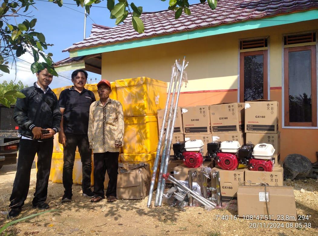 as_norisk's tweet photo. Rabu 20 November 2024, Luhkan Andris, kegiatan sosialisasi Kas Keliling dan penyerahan bantuan dari BI Tasikmalaya ke KUB mina budak kambangan desa pamotan- Kalipucang
#luhlapor
#nelayan
#GiatLuhkanSatminkalBogor
#giatluhkanpangandaran
@brpbatpp_bogor https://t.co/7kkekGGFuW