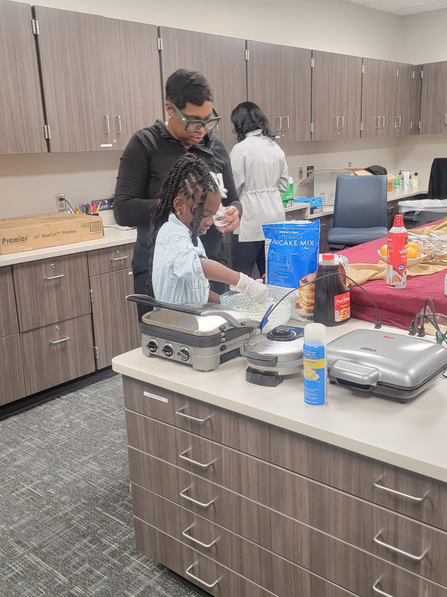 Byrd Elementary (@cfisdbyrd) on Twitter photo Thank you, VIPS, for spoiling our staff with breakfast! #byrdbestnothingless Thank you, VIPS, for spoiling our staff with breakfast! #byrdbestnothingless