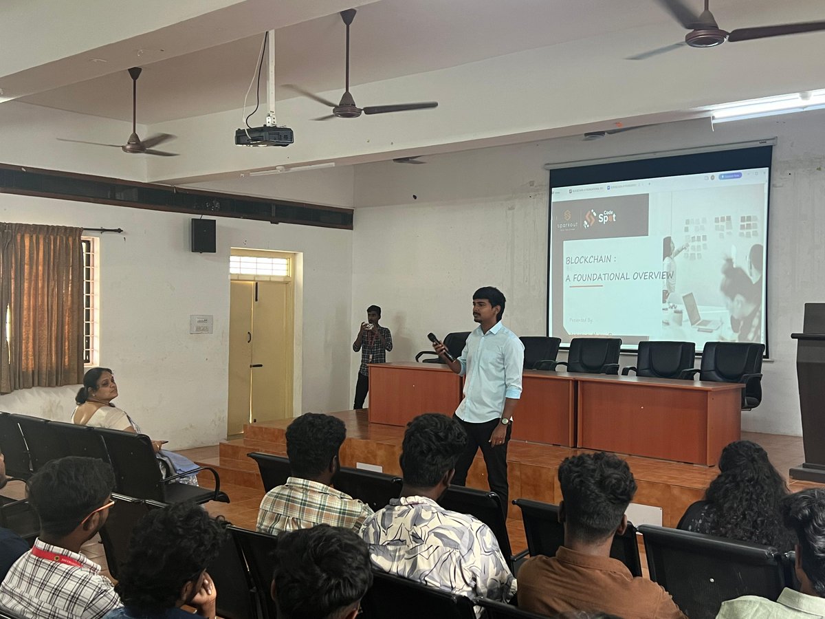 codespotorg's tweet image. Mr. Jeevanantham from Codespot Academy recently delivered an insightful seminar, &quot;Blockchain: A Foundational Overview,&quot; for 3rd-year CSE students at SNS College of Technology, Coimbatore. 🚀
.
.
#snscollege #codespot #sparkout #sns #students #Blockchain @snsinstitutions