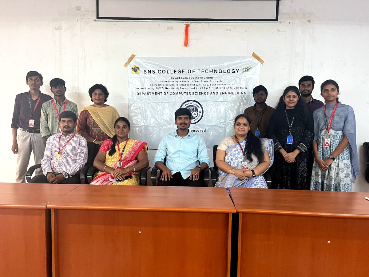 codespotorg's tweet image. Mr. Jeevanantham from Codespot Academy recently delivered an insightful seminar, &quot;Blockchain: A Foundational Overview,&quot; for 3rd-year CSE students at SNS College of Technology, Coimbatore. 🚀
.
.
#snscollege #codespot #sparkout #sns #students #Blockchain @snsinstitutions