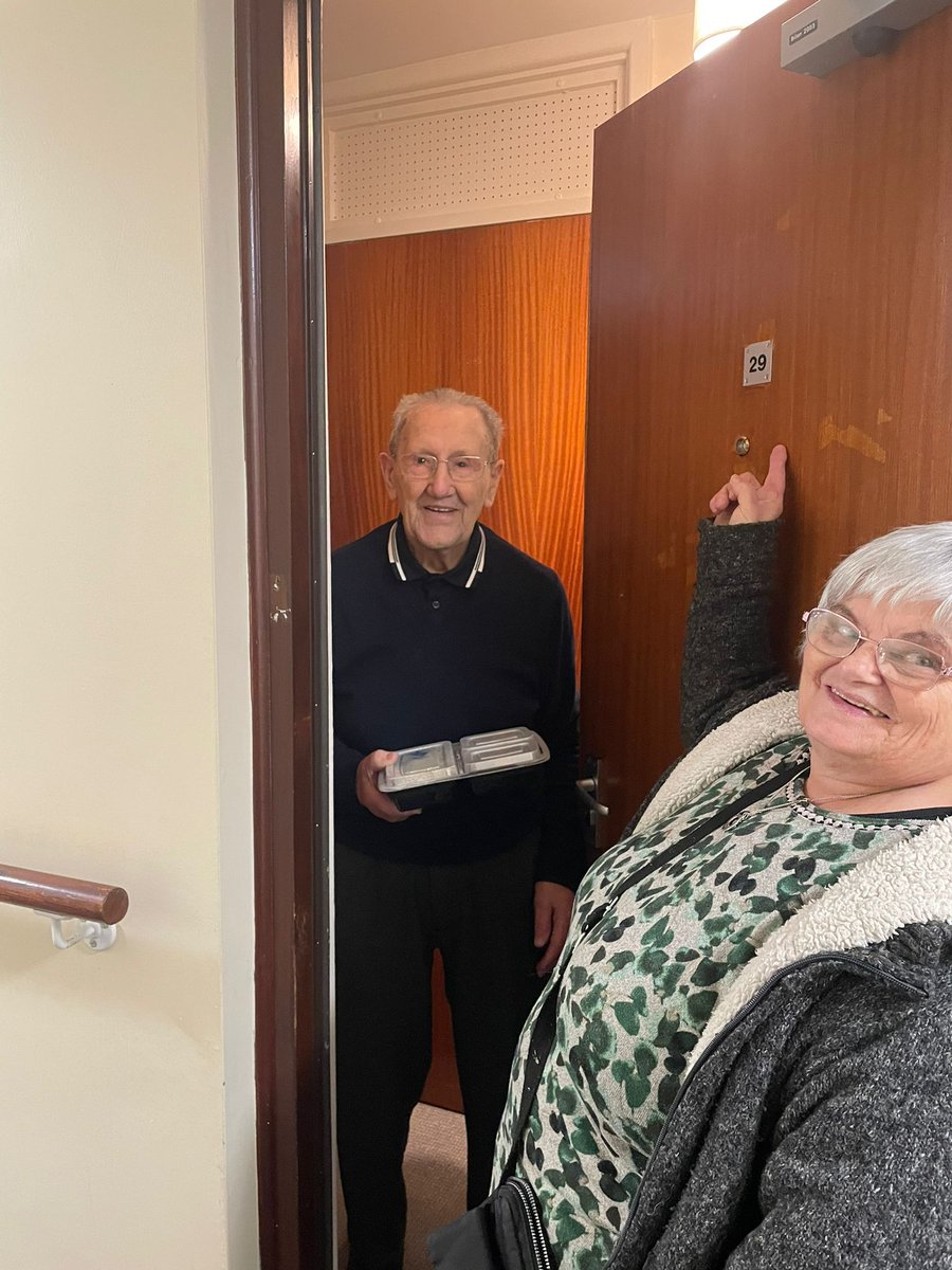 CefnCCouncil's tweet photo. Despite the storm, our amazing Community Agent Donna Thornley and CRNCA Chair Krissy Morrison delivered hot meals to local residents who couldn’t attend the Over 50’s Luncheon Club. This kindness shows the power of community! 💙 #CefnCommunity #KindnessMatters #StrongerTogether https://t.co/wByVQlgre5