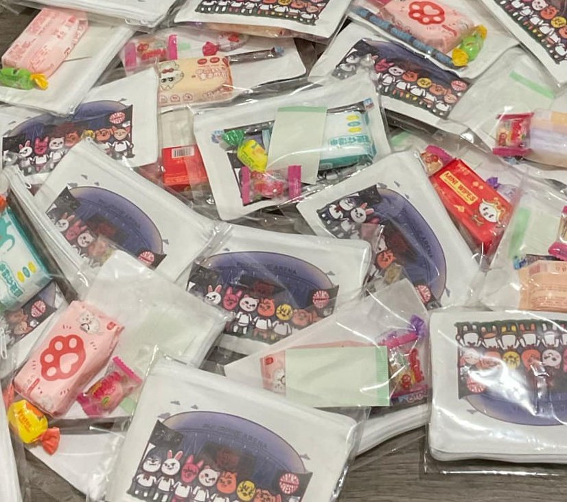 brgylovestay's tweet image. FILO STAYS, HANDA NA BA TAYO SA #DOMINATE_BULACAN ?!

@brgylovestay is preparing our Tour Care Kits for our donors and Freebies to Filo Stays (see pinned for mechanics) 🤍 

We can&apos;t wait to see yall there at the Philippine Arena before we see our beloved Stray Kids! ✨