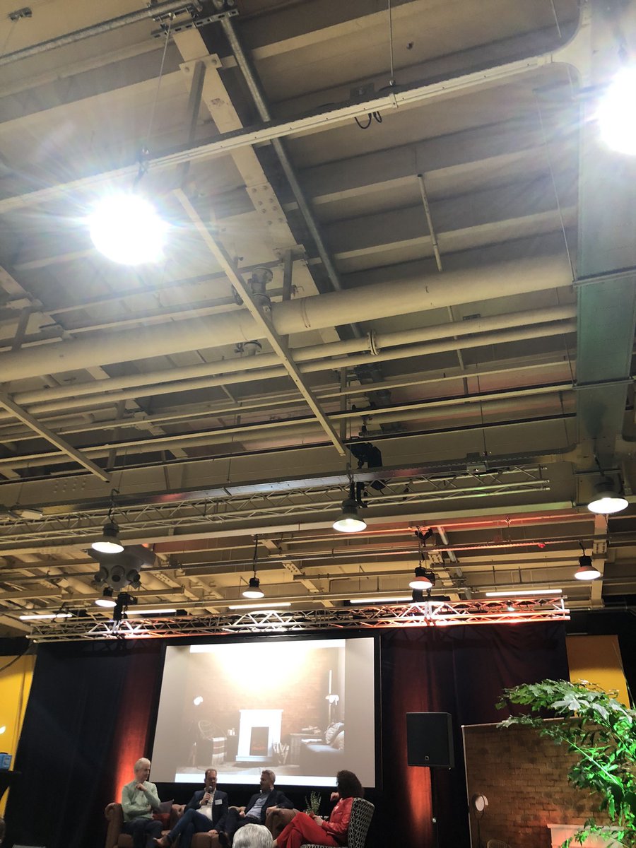 Schoonheid als tussen begrip! 
De prijsuitreiking van de Gelderse prijs voor de ruimtelijke kwaliteit 2024 is begonnen! In de prachtige cultuurfabriek in Zevenaar.