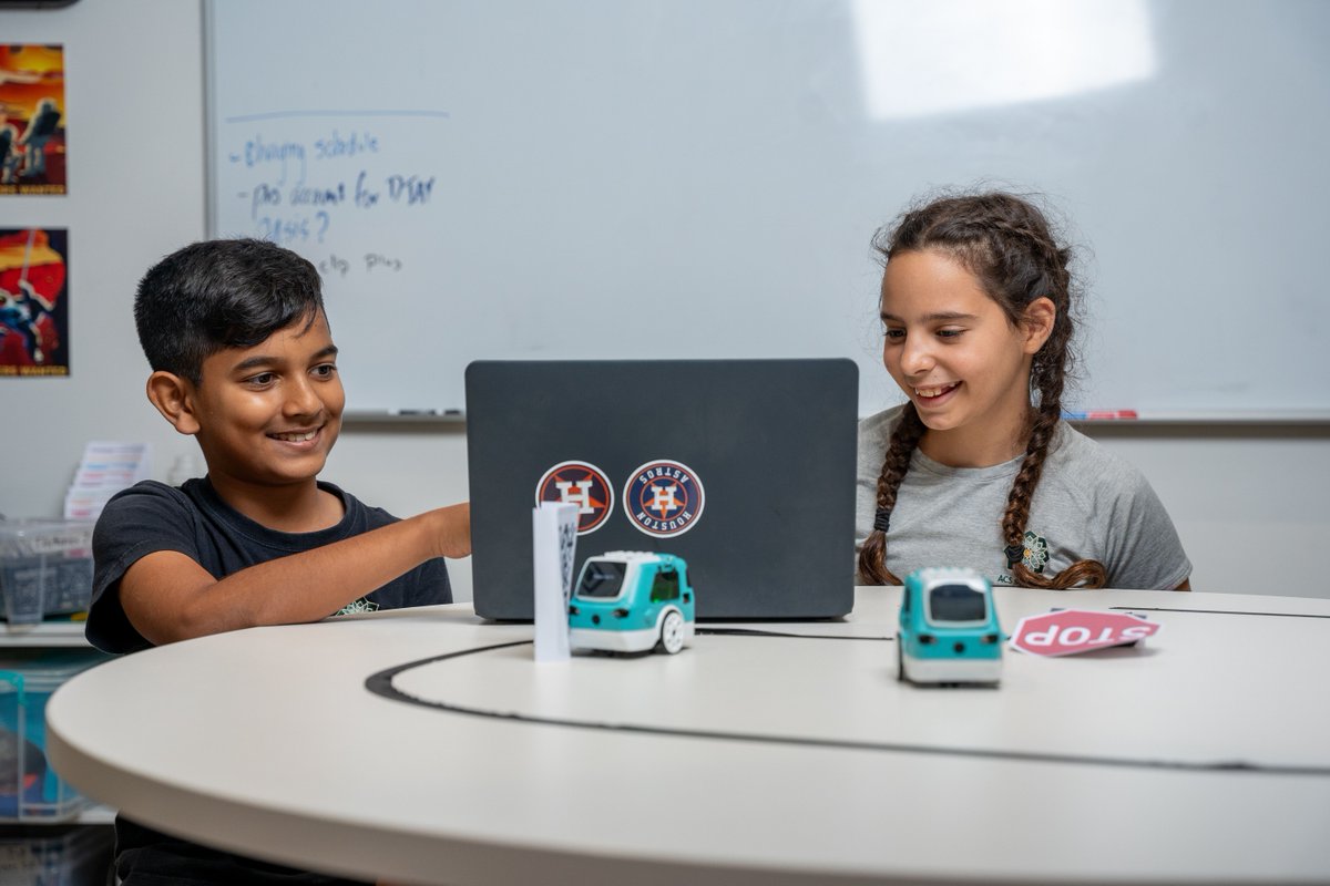 Did you know that our Elementary Innovation Lab is supported by the Excellence Fund? Our students all over campus are creating and innovating with new investments in tech and equipment. A huge thank you to everyone supporting the Excellence Fund—ACS thrives because of you! 🌟