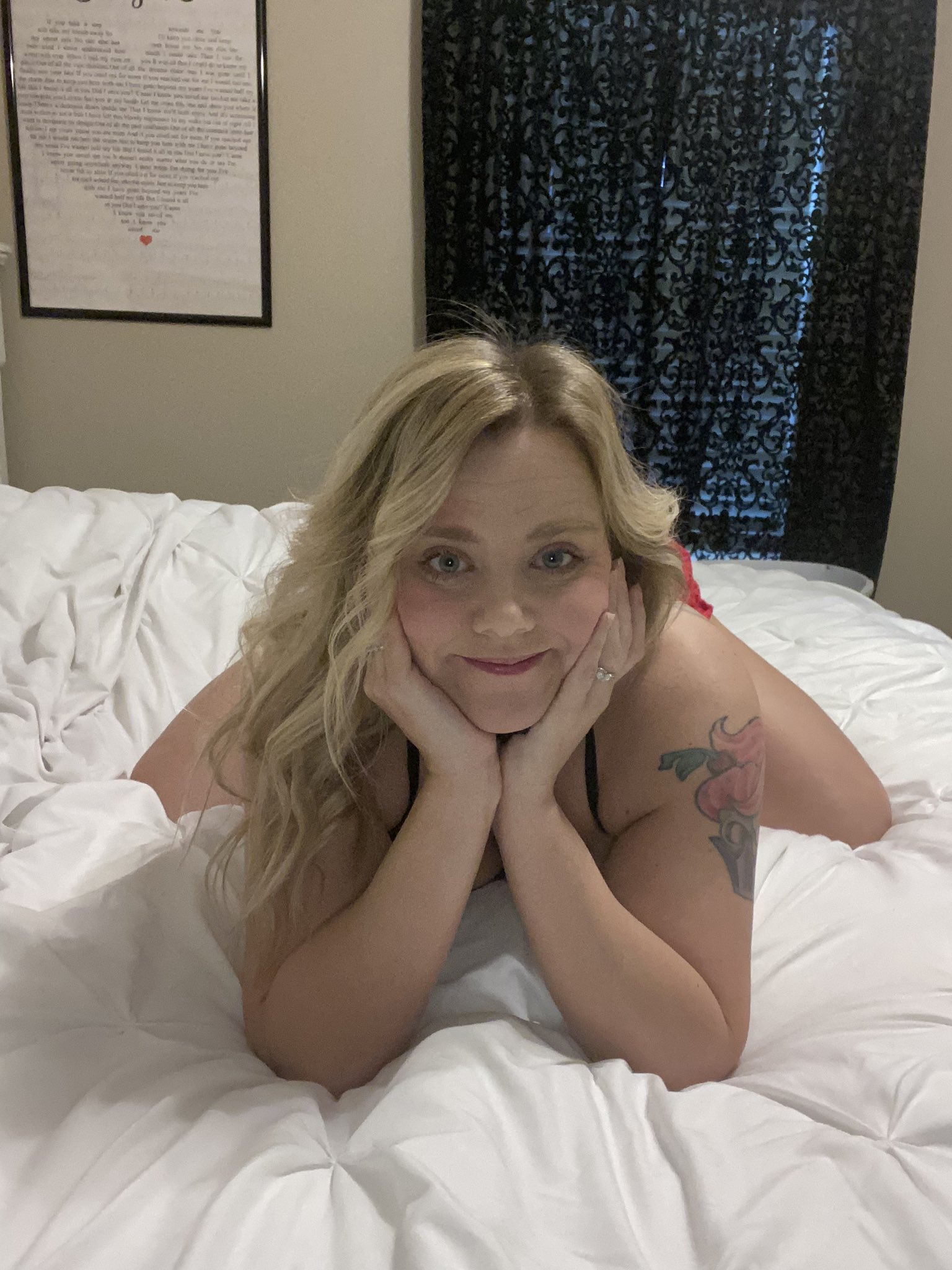 2 pic. Come say hi at https://t.co/fwqAIBEKKy 2018 🥰🥰🥰 #onlyfansgirl #onlyfanscreator #hotwife #hotblonde #sluttywife https://t.co/T6WJyfYDUX