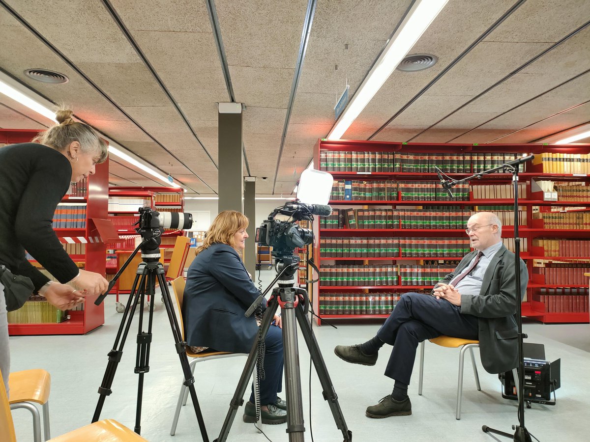 CRAI UB Dret (@bibdret) on Twitter photo 📺El #CRAIBiblioteca de Dret és l'espai triat pel <a href="/30minuts/">30 minuts</a> de TV3 per entrevistar a Maite Vilalta, PDI <a href="/ubfacecoiempres/">Facultat d'Economia i Empresa UB</a> i Antoni Castells, economista i ex conseller d'Economia i Finances de la <a href="/gencat/">Generalitat de Catalunya</a>
🎦Realitzen un programa sobre finançament autonòmic.
tuit.cat/Oh2yl 📺El #CRAIBiblioteca de Dret és l'espai triat pel <a href="/30minuts/">30 minuts</a> de TV3 per entrevistar a Maite Vilalta, PDI <a href="/ubfacecoiempres/">Facultat d'Economia i Empresa UB</a> i Antoni Castells, economista i ex conseller d'Economia i Finances de la <a href="/gencat/">Generalitat de Catalunya</a>
🎦Realitzen un programa sobre finançament autonòmic.
tuit.cat/Oh2yl