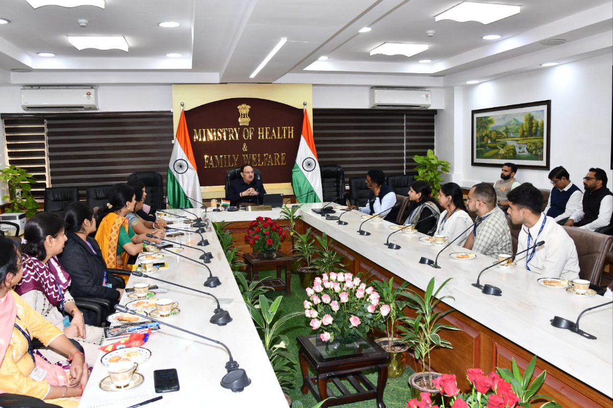 JPNadda's tweet image. Interacted with Group A, Group B, and Group C officials of the @MoHFW_INDIA, who successfully completed over 4 hours of learning during the recently concluded National Learning Week: Karmayogi Saptah.

The session was both enriching and interactive, as the officers shared their…