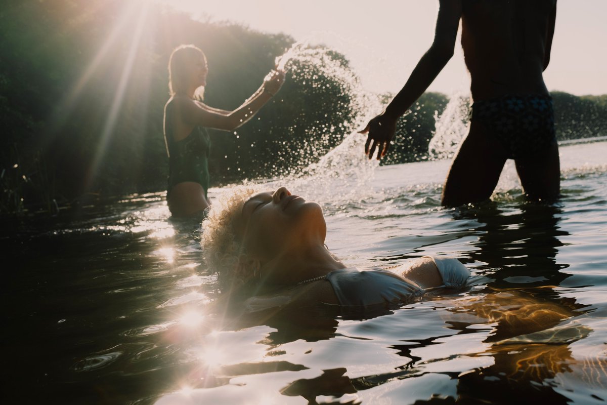 alexkibb_'s tweet image. Long days at the lake on Fujifilm X100V