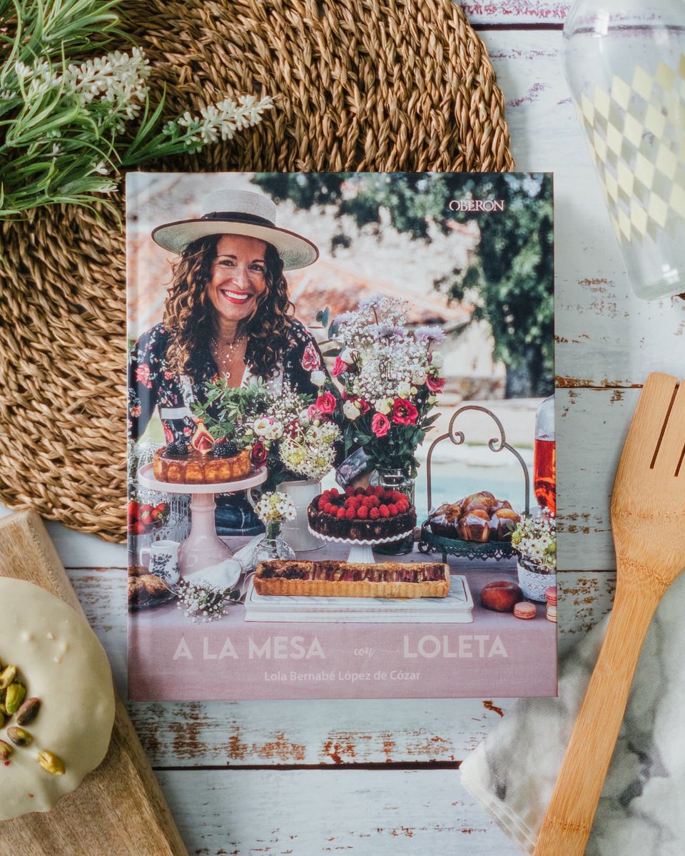 🌟NOVEDAD🌟

¿Eres de los que creen que compartir una buena comida es uno de los mayores actos de amor? 🥂✨️

📖 'A la mesa con Loleta', lo nuevo de <a href="/LoletabyLoleta/">Lola Bernabé</a>, te invita a convertir cada reunión #gastronómica en casa en un momento inolvidable.

👉 bit.ly/40WxKoc