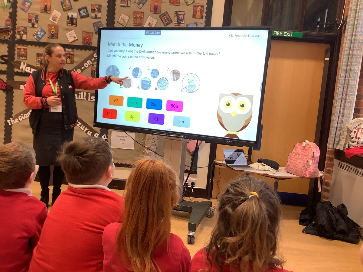 The children enjoyed an engaging session with #HSBC about financial literacy. #easPHSE <a href="/eboractrust/">Ebor Academy Trust</a>