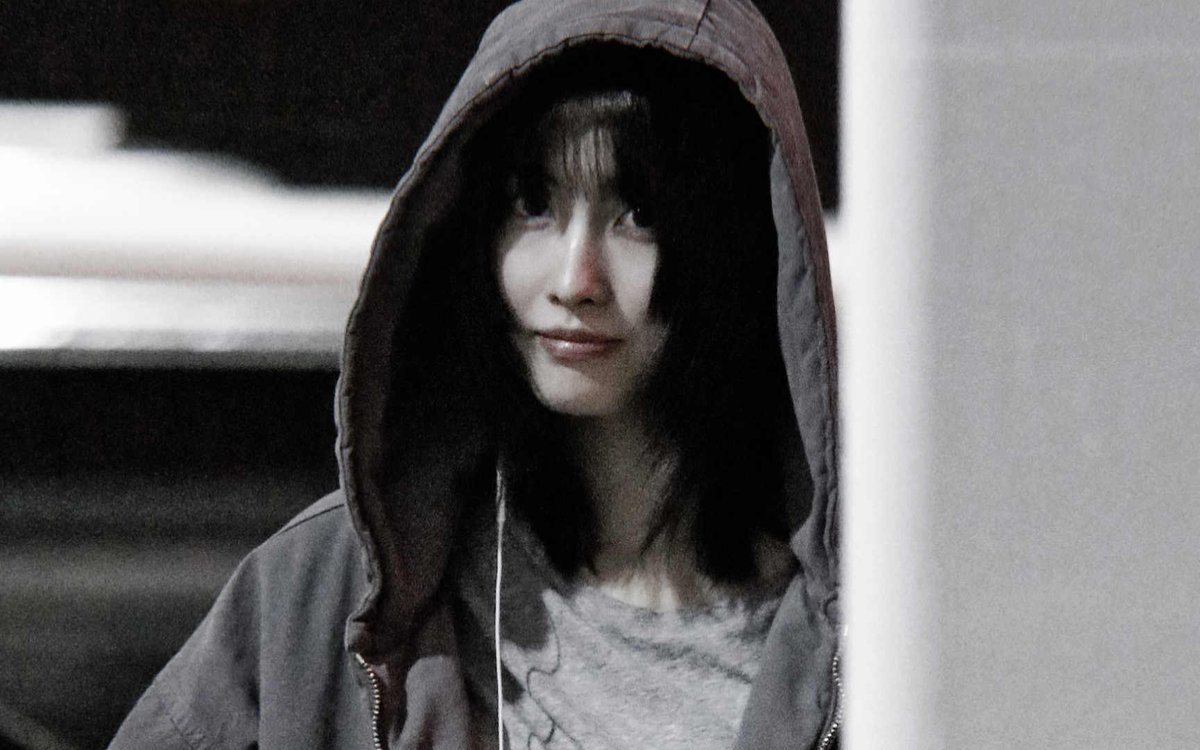 ㅤ
  ZOE-DIARIES.⠀  ✧     LAX, CA.
   : ̗̀➛ From LA to London. I'm trying my best not be grumpy and hangry all throughout this flight. Good luck to my fiancé's temper if and only if I'll throw tantrums. 
ㅤ