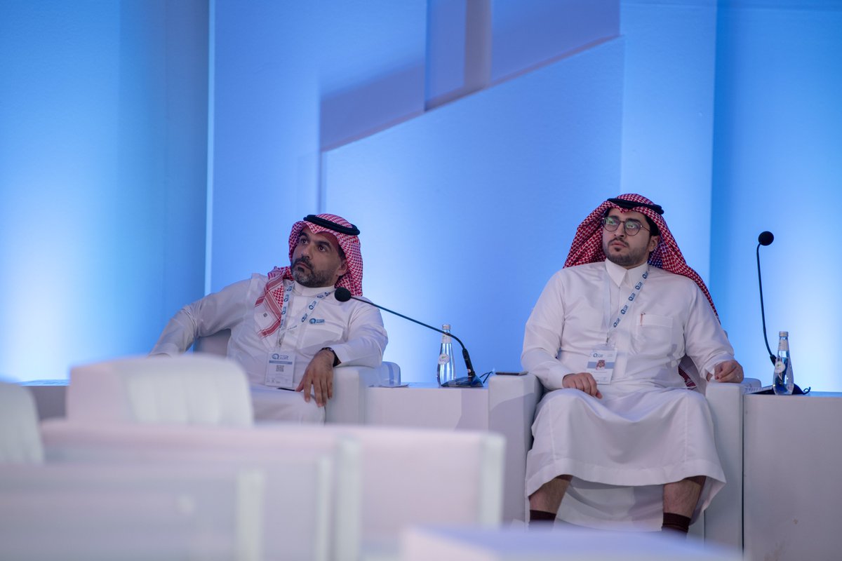 ClusterQassim's tweet photo. الجلسة العلمية الثانية ضمن جلسات #مؤتمر_القصيم_الدولي_للجراحة خصصت لطب وجراحة العيون، متناولةً موضوعات متنوعة حول العلاجات الجديدة للحالات الحرجة، والتطورات الأخيرة في رعاية العيون، وتقنيات الجراحة الدقيقة لعلاج أمراض العيون. https://t.co/m5qjRlpyXH