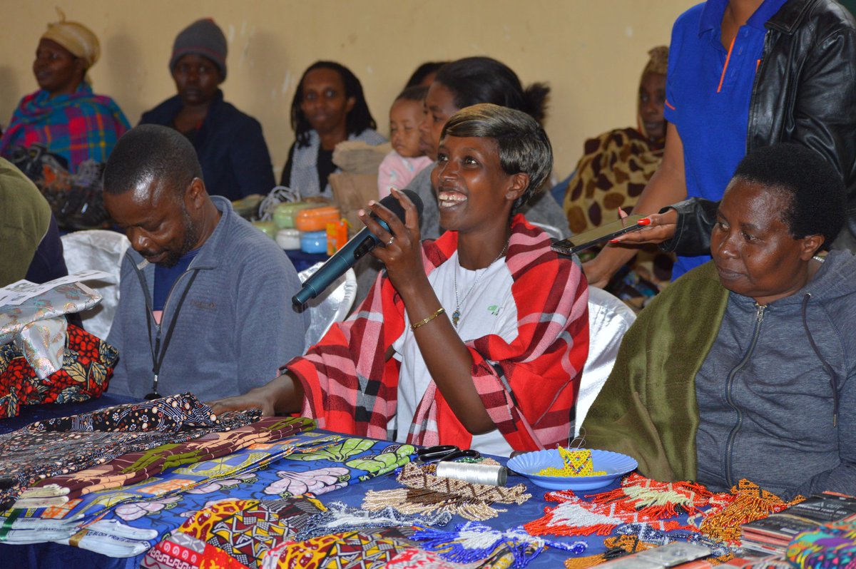 RCKKenya's tweet image. 🎉 Today, #EntrepreneurDay2024 at Kayole Social Hall brought together over 150 participants, showcasing resilience &amp;amp; creativity of #Refugee &amp;amp; #HostCommunity entrepreneurs!

Inspiring stories, #business exhibitions, &amp;amp; impactful networking paved the way for future collaborations.