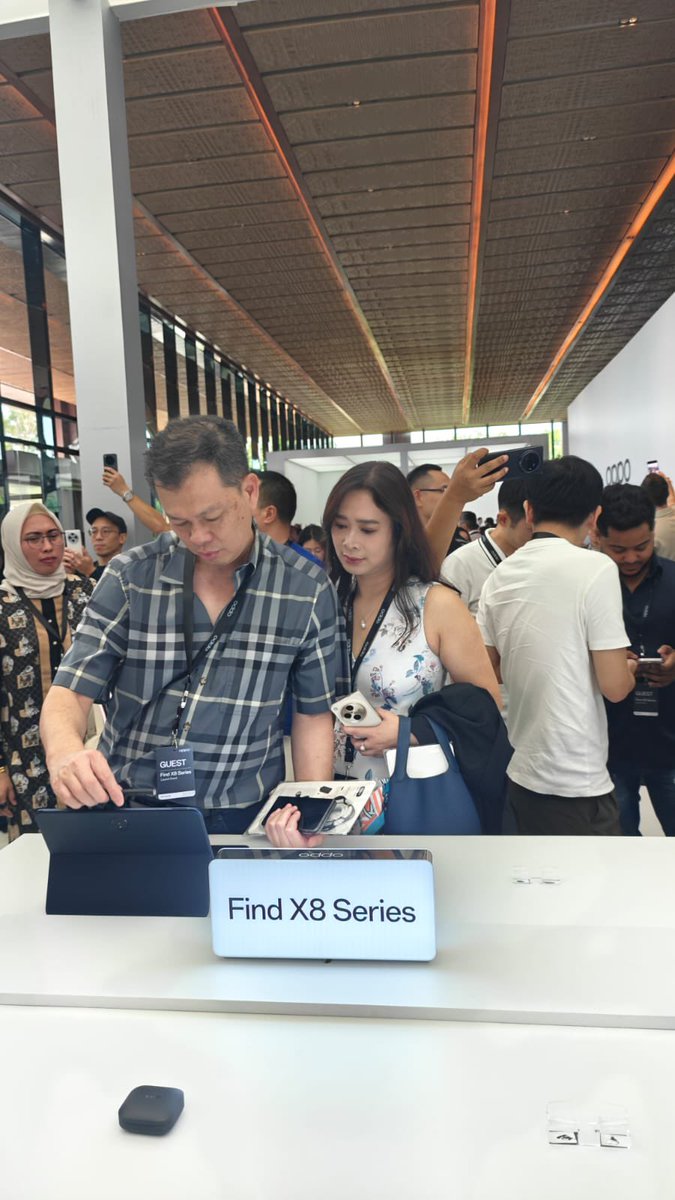 Gokil banget Global Launch OPPO Find X8 Series di Bali hari ini! Yang belum ikutan kuisnya, buruan deh, masih banyak hadiah menarik! #OPPOFindX8Series #ZoomwithOPPO