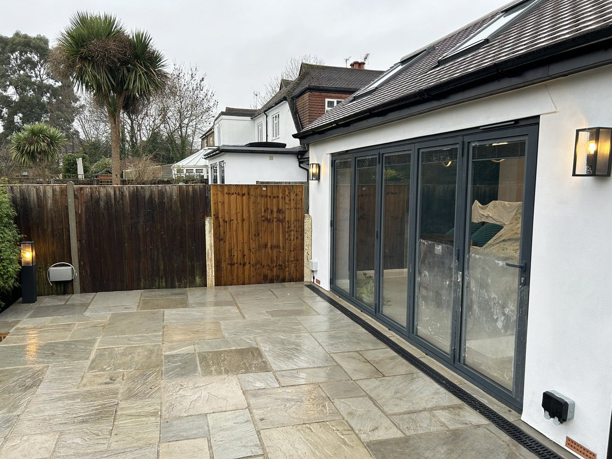 Weare_Const's tweet photo. Rear extension recently completed by Weare Construction.

If you considering extending you home, why not give the professionals a call.
We will be happy to offer you free and professional advice.

Get in touch!!!

https://t.co/6t3G7RisGu https://t.co/pBbMHvrWm7