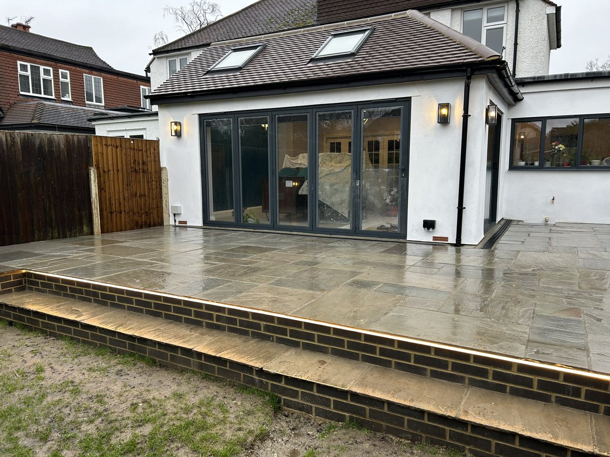 Weare_Const's tweet photo. Rear extension recently completed by Weare Construction.

If you considering extending you home, why not give the professionals a call.
We will be happy to offer you free and professional advice.

Get in touch!!!

https://t.co/6t3G7RisGu https://t.co/pBbMHvrWm7