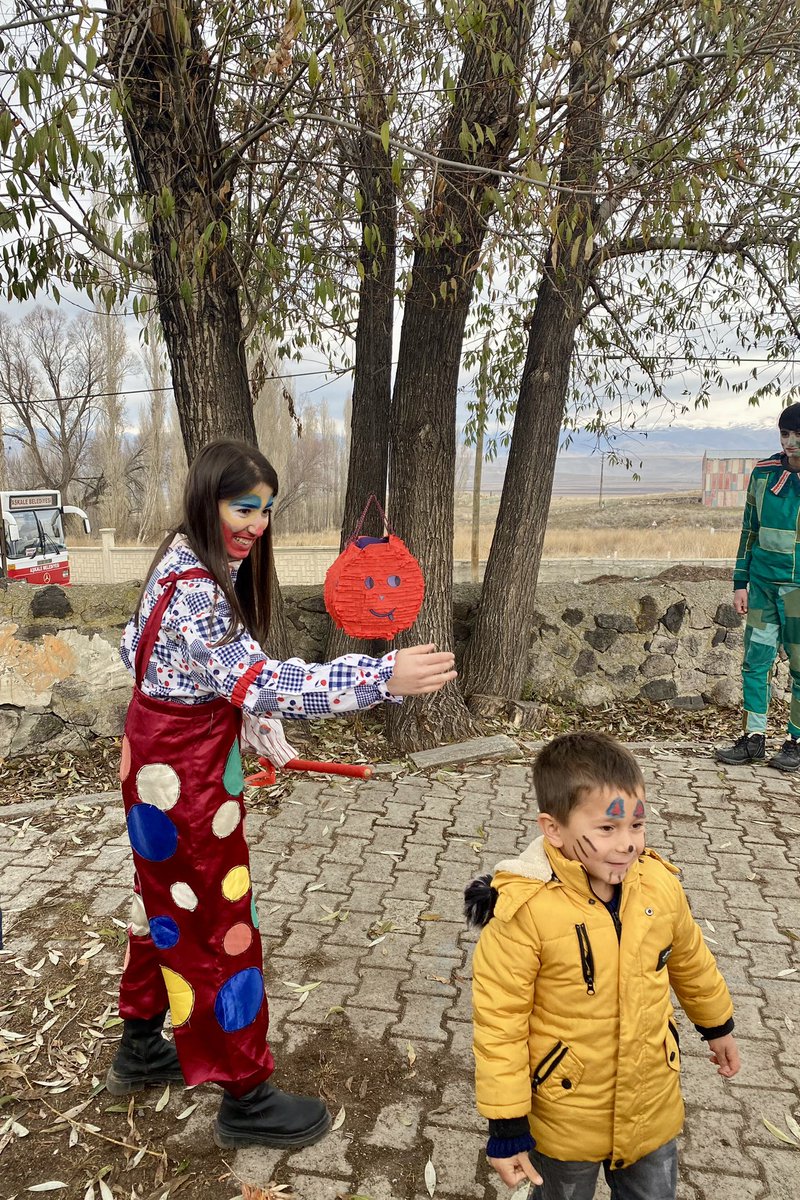 MerdivenO's tweet photo. Çocuklar bugünün yarını, yarının umududur. ‘Dünya Çocuk Hakları Günü’ kapsamında okulumuzda etkinlik düzenleyen Kandilli Borsa İstanbul Anadolu Lisesi öğretmenlerine ve öğrencilerine teşekkür ederiz.
@Erzurum_Mem 
@askalemem25 
@K_Karali25 https://t.co/HFFbNVgrj0