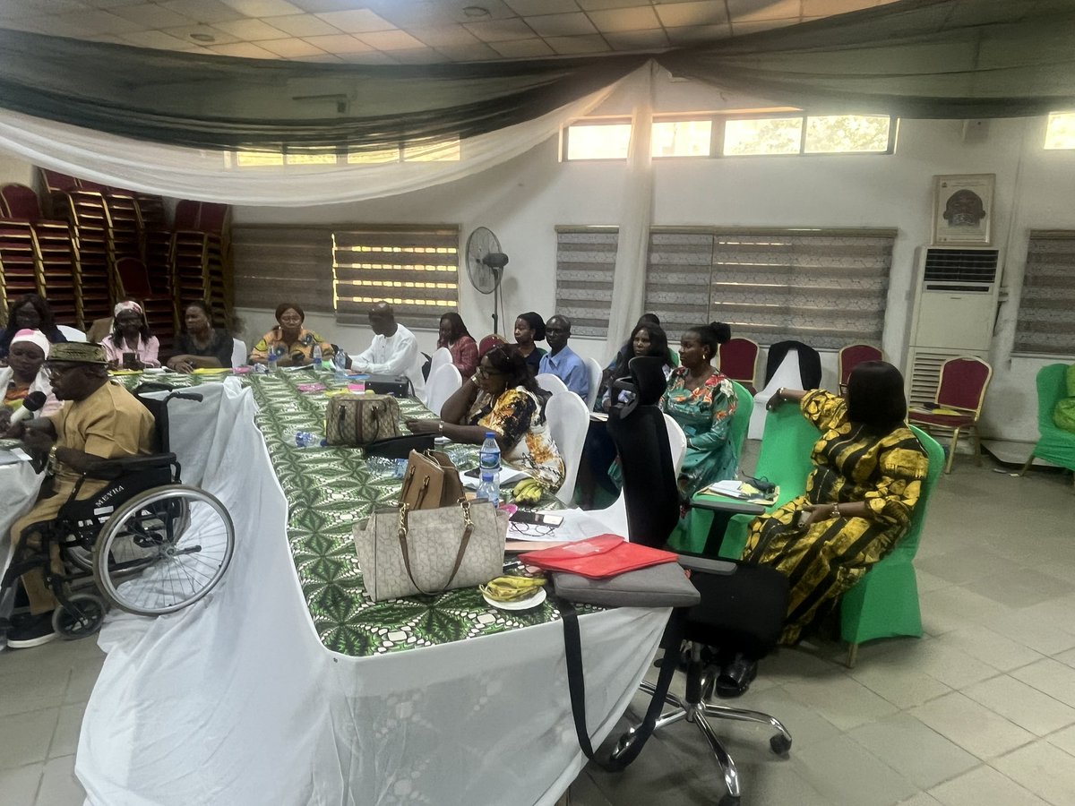 olugbuofound's tweet image. Mr Christian Agbo speaking on Challenges to Achieving Full Inclusiveness in Education for Children with Disabilities in Nigeria during the workshop on #InclusiveEducation organised by @NhrcNigeria and @ilnwakama. @DRACNigeria @CCDNigeria #DisabilityRightsNG
