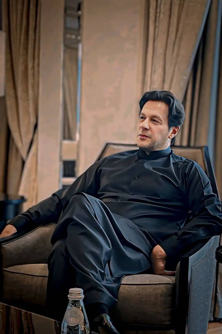 213oa's tweet image. How would you describe Imran Khan in three words?