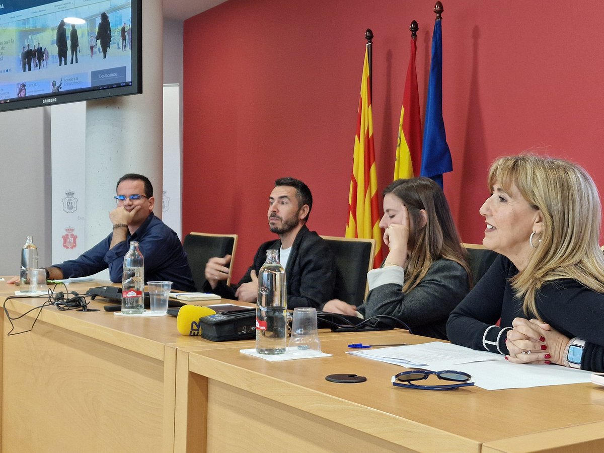 Escuela Judicial (@esc_judicial) on Twitter photo Jornada de aproximación al trabajo periodístico en la #semanadelacomunicación con la participación de Esperanza García, delegada de <a href="/A3media/">A3 Media</a> <a href="/antena3com/">Antena 3</a> <a href="/laSextaTV/">laSexta</a> en #Catalunya y #Baleares, Jesús García <a href="/elpais_espana/">EL PAÍS España</a>, Andrea Villoria <a href="/La_SER/">Cadena SER</a> y Pol Solà <a href="/agenciaacn/">ACN - Agència Catalana de Notícies</a> Jornada de aproximación al trabajo periodístico en la #semanadelacomunicación con la participación de Esperanza García, delegada de <a href="/A3media/">A3 Media</a> <a href="/antena3com/">Antena 3</a> <a href="/laSextaTV/">laSexta</a> en #Catalunya y #Baleares, Jesús García <a href="/elpais_espana/">EL PAÍS España</a>, Andrea Villoria <a href="/La_SER/">Cadena SER</a> y Pol Solà <a href="/agenciaacn/">ACN - Agència Catalana de Notícies</a>