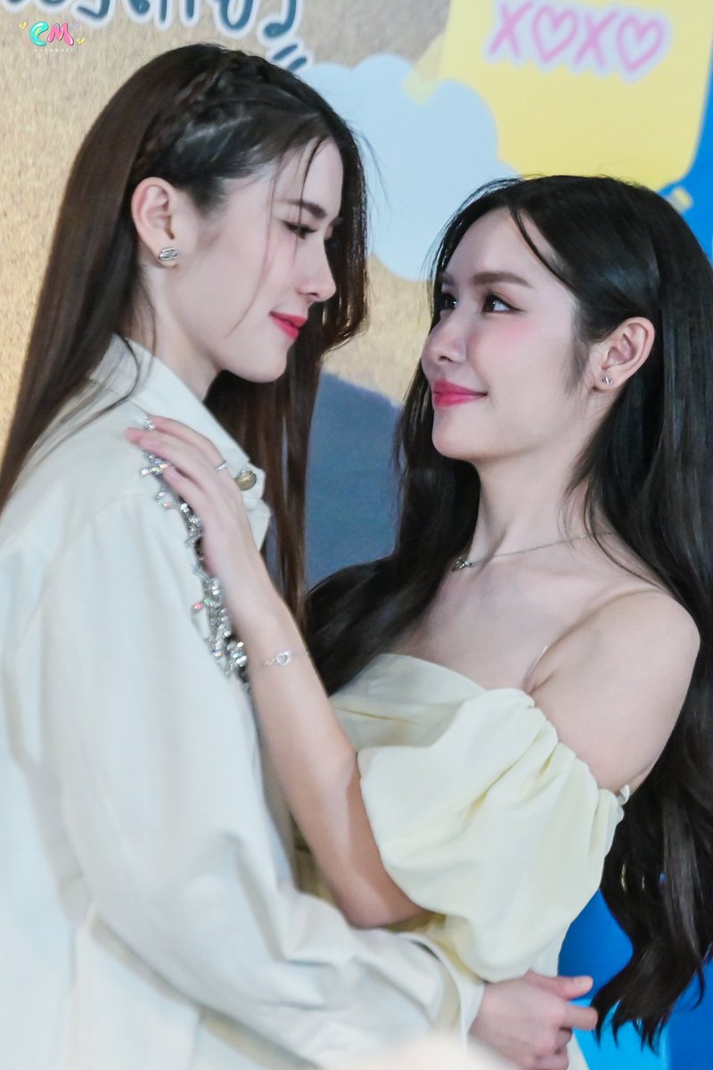 AnutidaK09's tweet photo. ขอโทษนะคะ คือเราจินตนาการไปหา
นามกับเตได้ยังไงก็ไม่รู้ 😆 

OPENING LSN SPECIAL
#แถลงข่าวพี่ว้ากภาคพิเศษ
#อันดาลูกแก้ว https://t.co/kpUSBsJSq4