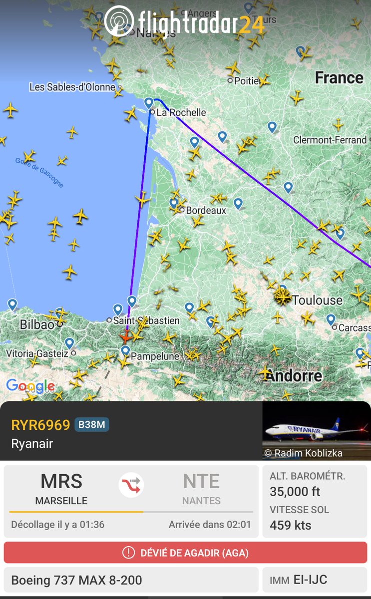 J'ai une pensée pour les passagers du <a href="/Ryanair/">Ryanair</a> Marseille -> Nantes qui vont se retrouver à Agadir ce soir parce que leur vol est dévié.
J'espère que le couscous sera bon 😋
#Nantes #Aeroport cc <a href="/Ryanair__FR/">Ryanair FR</a>