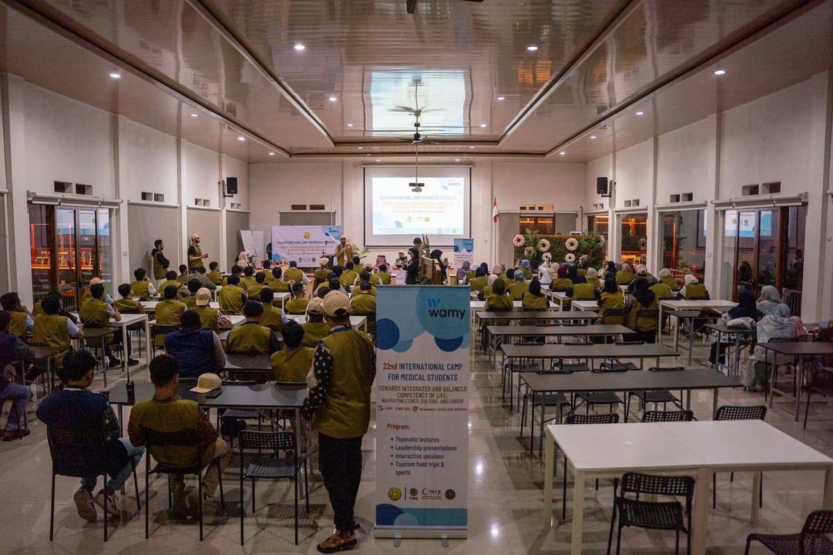 اللهم لك الحمد كما ينبغي لجلال وجهك وعظيم سلطانك، سُررت بترشيحي واختياري ضمن الوفد السعودي 🇸🇦، لتمثيل الجمعية الطبية السعودية الإسلامية في الملتقى الدولي الثاني والعشرون لطلبة الطب في إندونيسيا.

وبتوفيق وفضل من الله، تم إختياري :
🎖️أحد قادة الفرق الرجالية الثلاثة.
🎖️مسؤول اللجنة